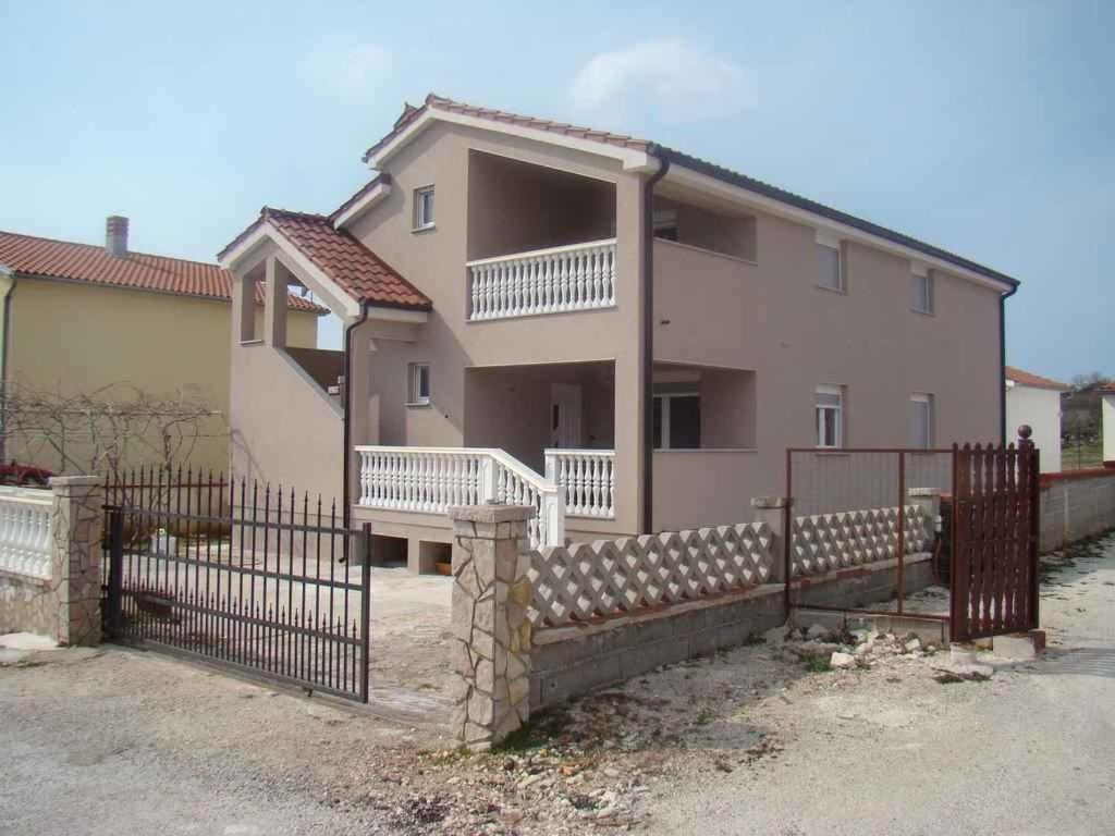 Apartman House And Apt. In Pula/istrien 27345 *