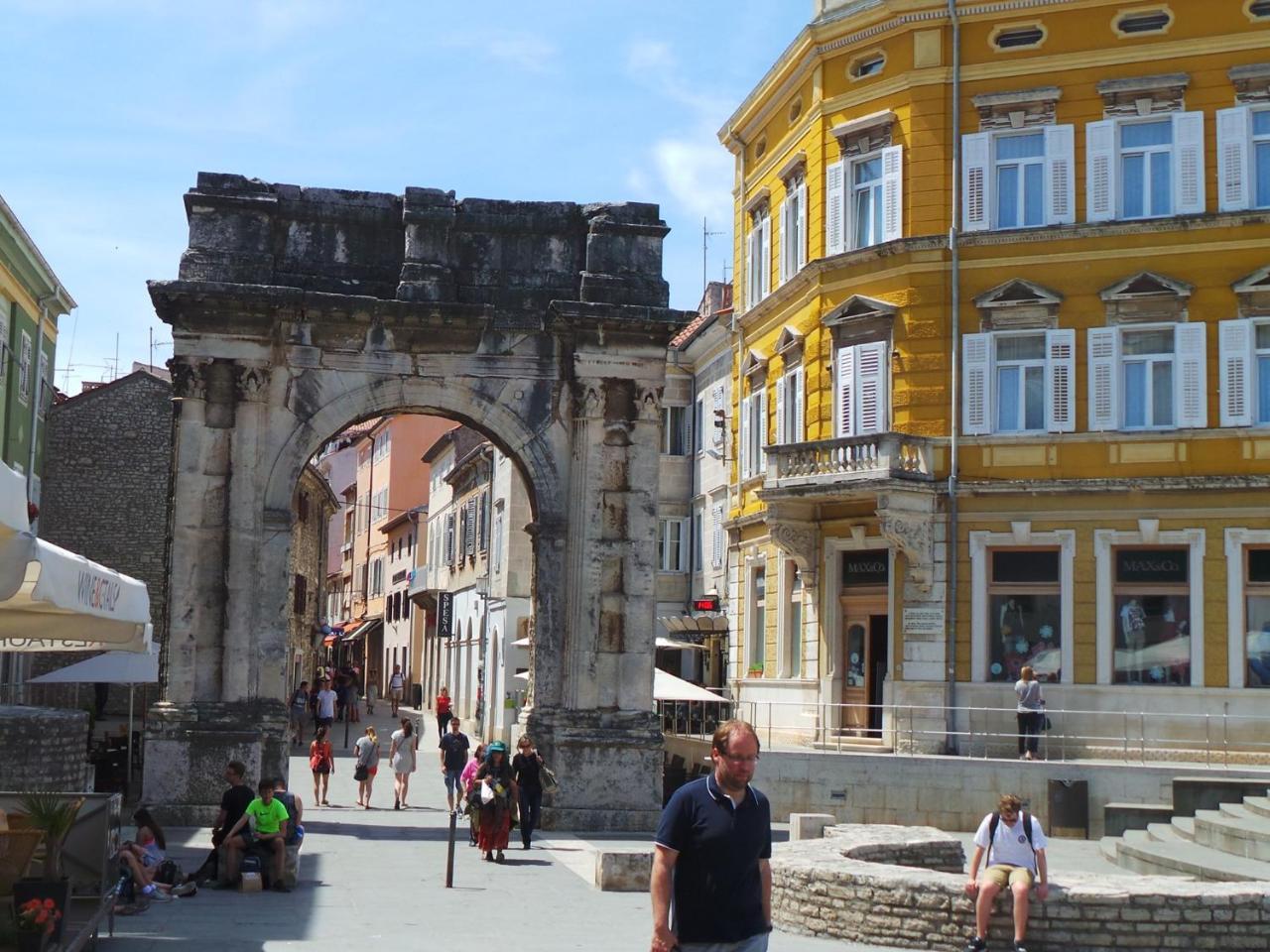 House And Apt. In Pula/istrien 27345 Appartamento *