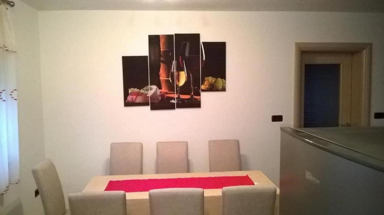Appartamento House And Apt. In Pula/istrien 27345 *